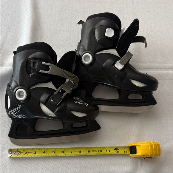 Oxelo Black and White Ice Skates. US 2.5/4 - Picture 1 of 8